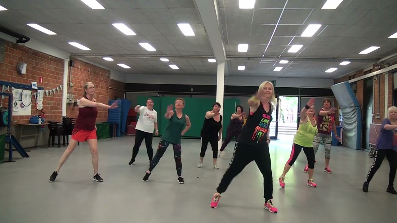 Zumba Gold - warm up 2 - Enrique Iglesias - I'm a freak