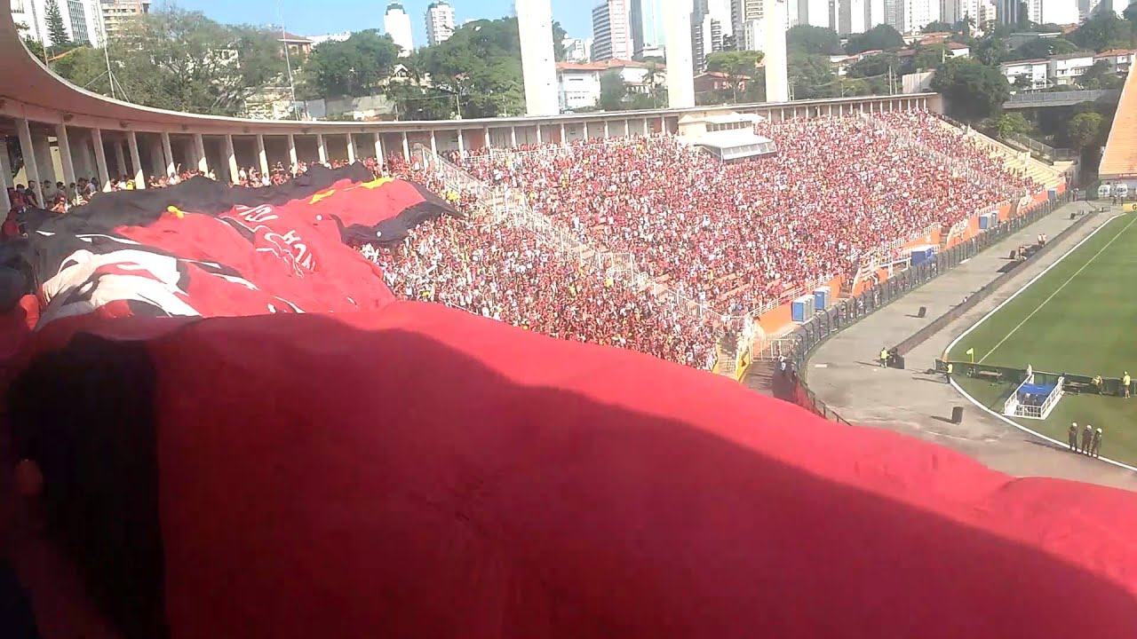 Raça rubro negra no Pacaembu Bandeirão