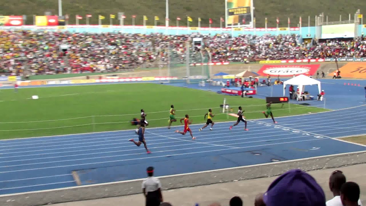 Michael O'Hara of Calabar wins the Class 2 Boys 200m at Champs 2013