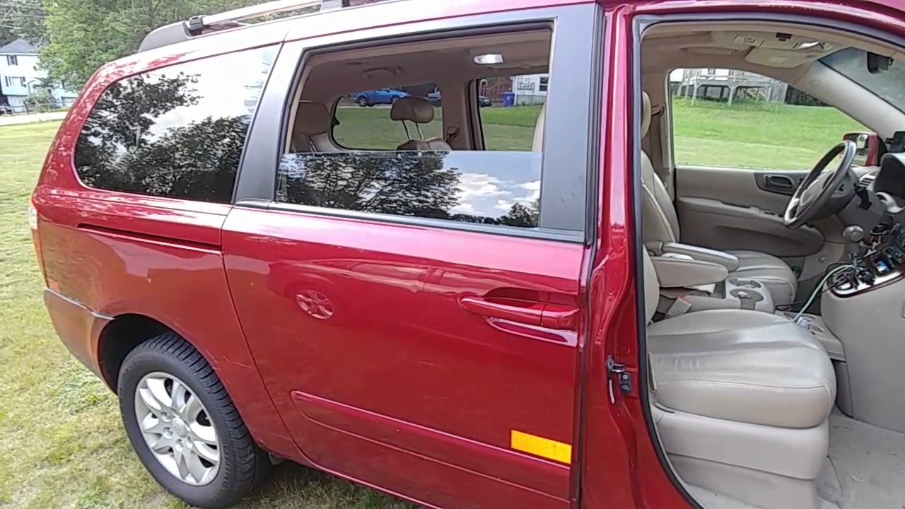 Kia Sedona power sliding door safety block.