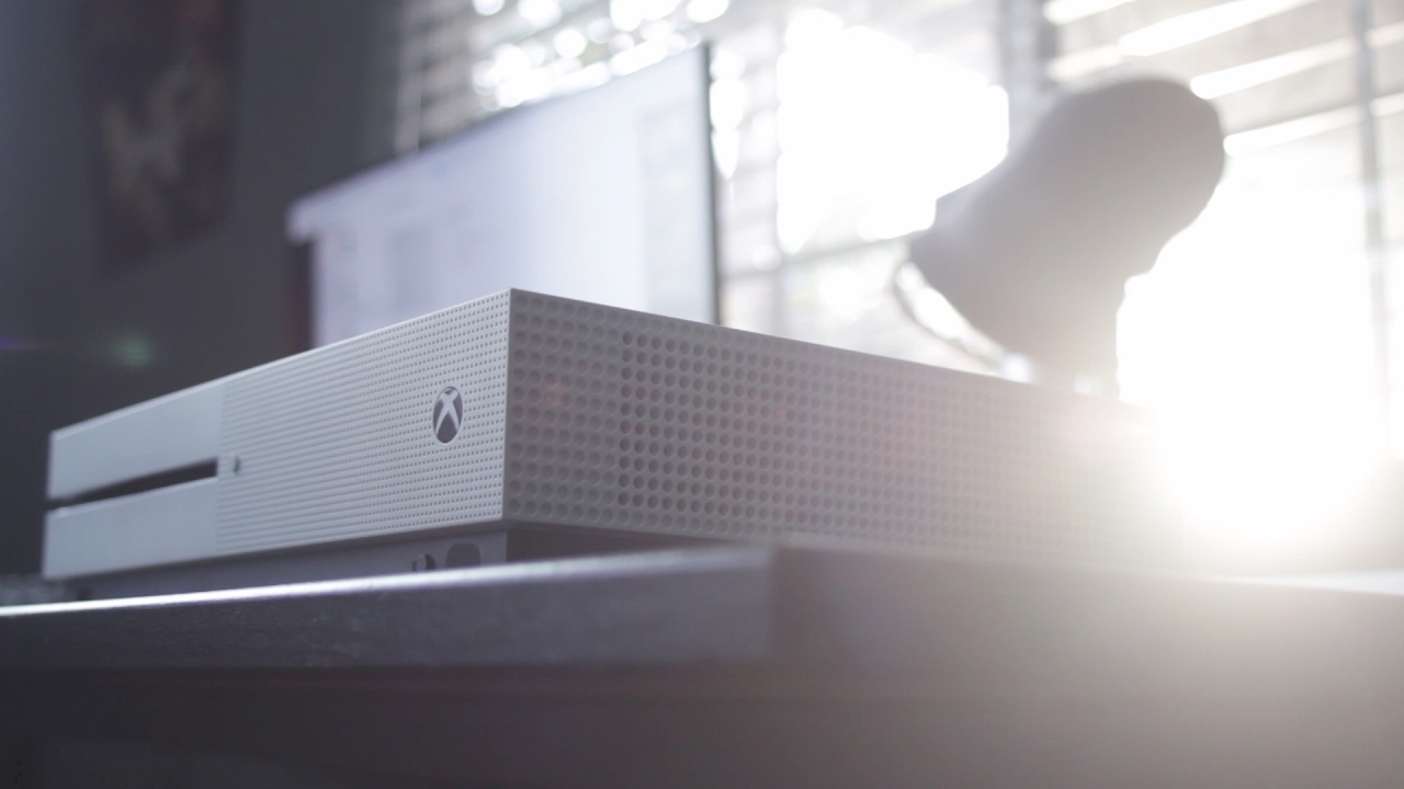 Xbox One S Review - Beautiful [2017]