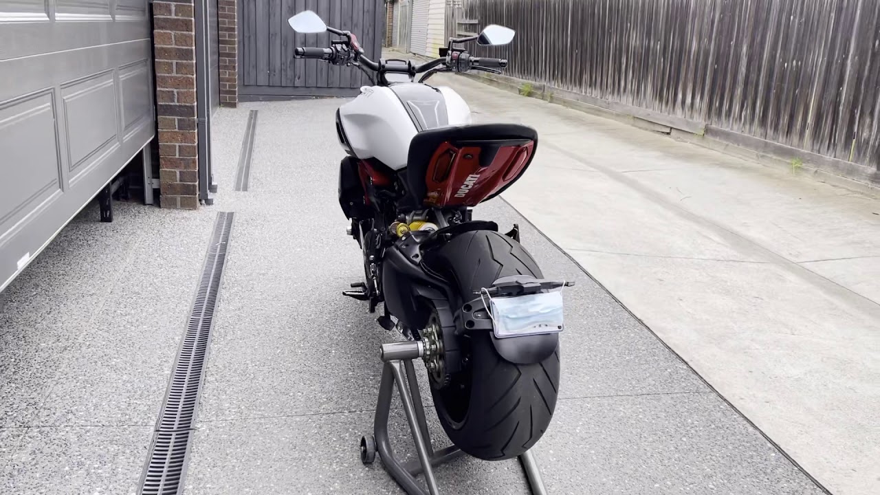 Ducati Diavel 1260 S Arctic white