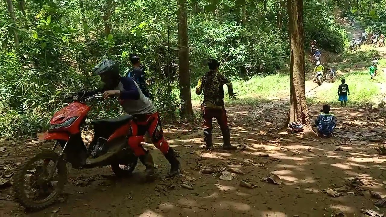 MIO SLIP DI TANJAKAN #viralvideo #matic #matictrail #trail#trabas