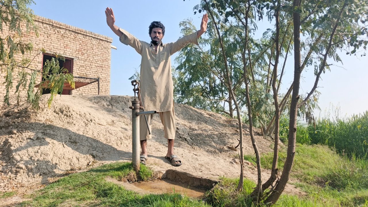 Jaat ne apne Abbu ke sath gandham Ko Pani Lagaya