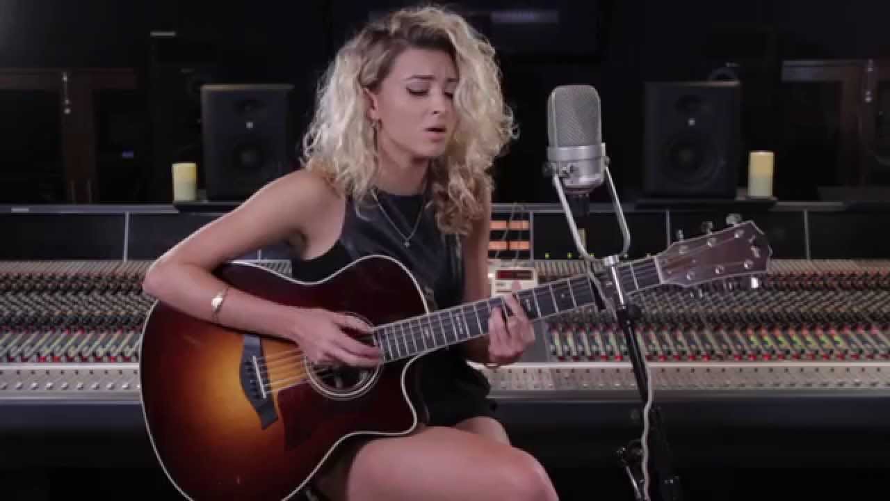 Tori Kelly 
