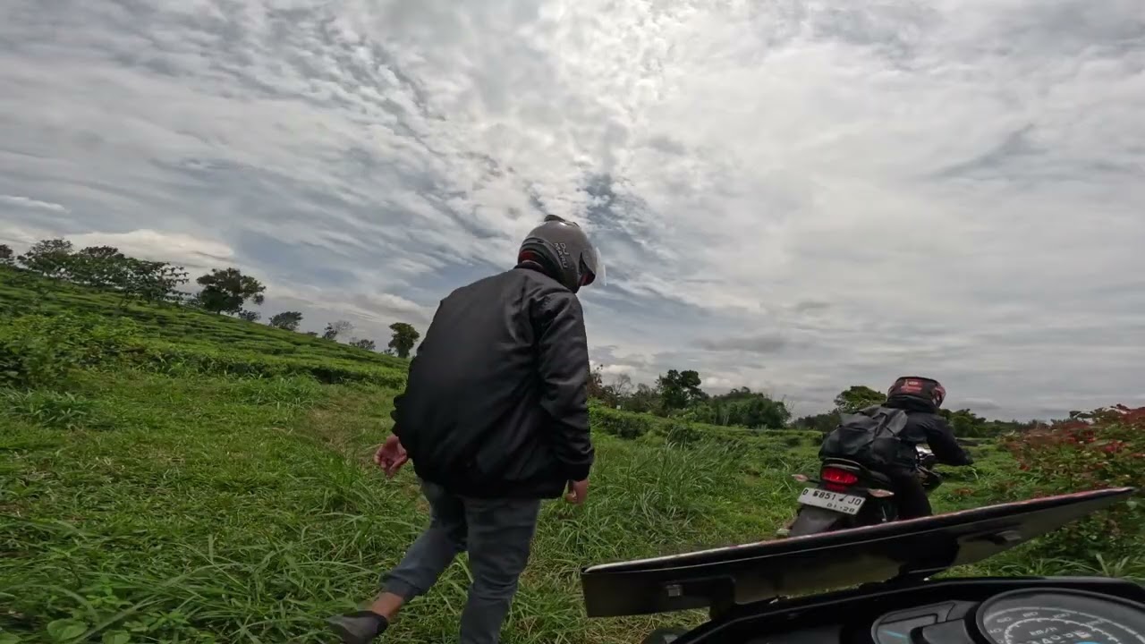 Riding Santai Explore Daerah Gunung Burangrang – Viewnya Gokil!
