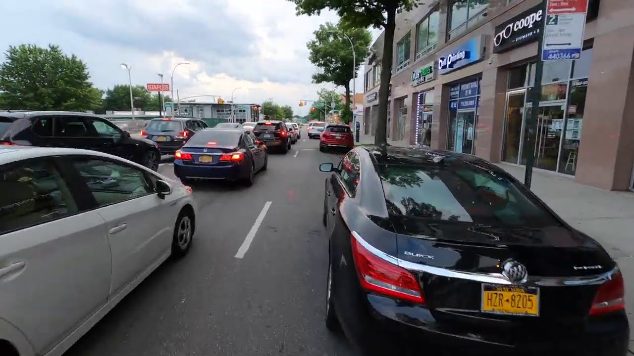 ⁴ᴷ⁶⁰ Cycling NYC - Nassau Long Island Border at Little Neck to Downtown Flushing (July 23, 2020)