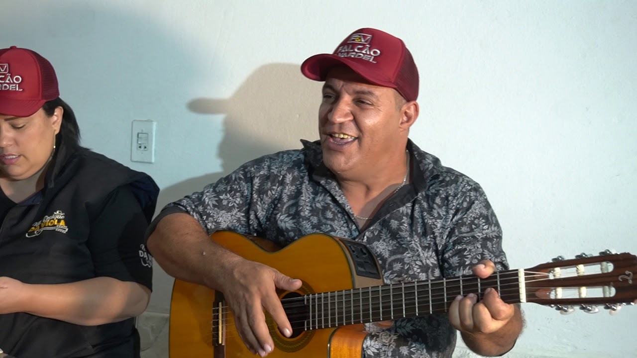 Toalha branca (Gino e Geno)- Falcão e Vardel