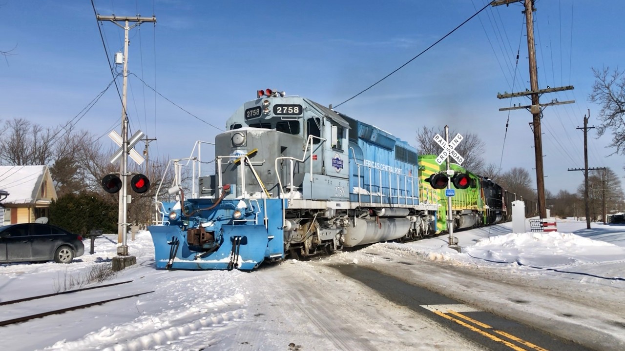 New Locomotives First Time Together!  Struggling On Hill, 3 Locomotives In Snow.  RR Wye Update