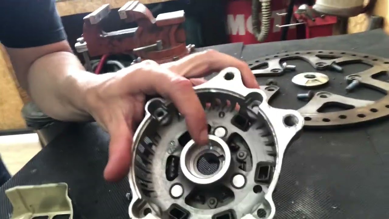 Triumph Tiger 1200 - Problema crônico de alternador