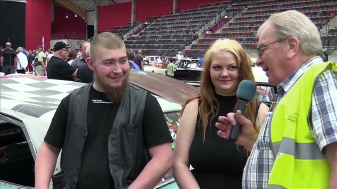 Nostalgiska Bilar: Bilutställning och Cruising i Sandviken 2016