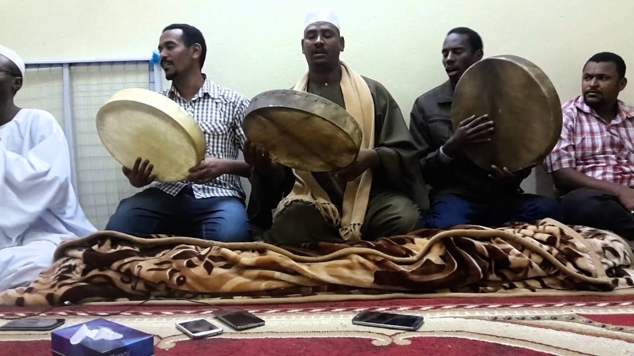 المادح عمر أبا يزيد - في مدائح الشيخ حياتي - متين يا اللي رسل فايق