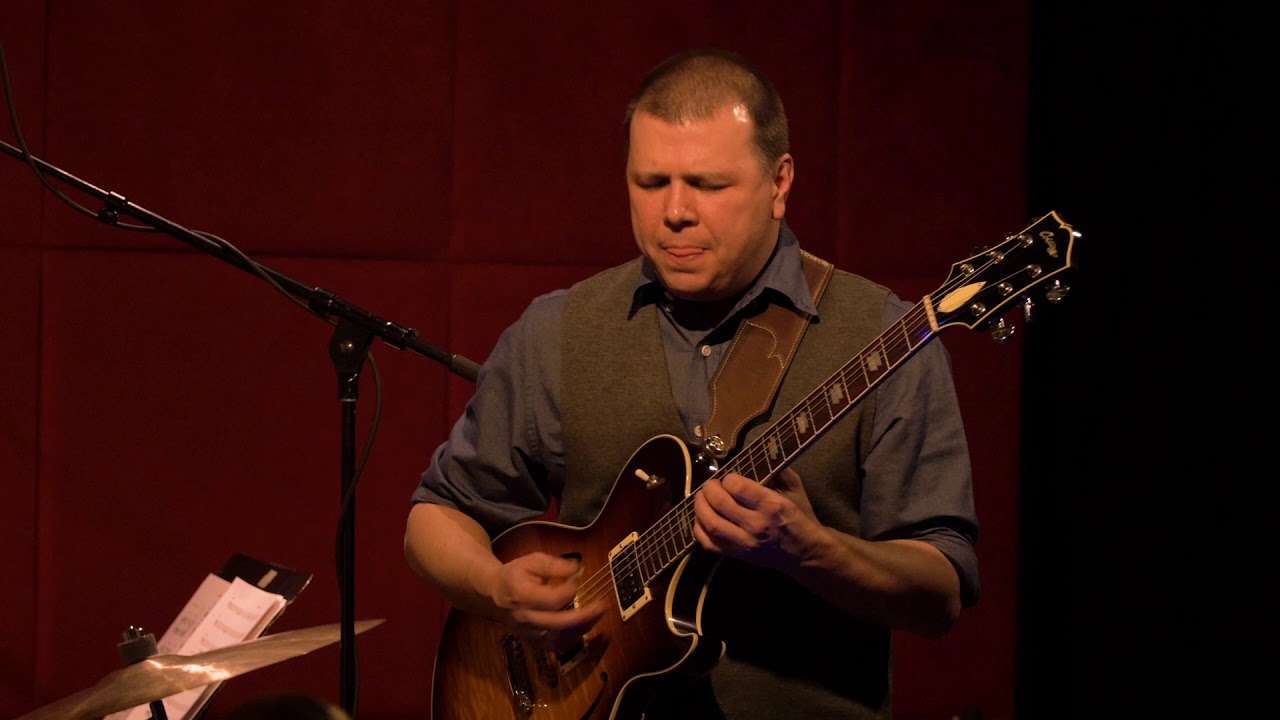 Tom Guarna Playing his tune 
