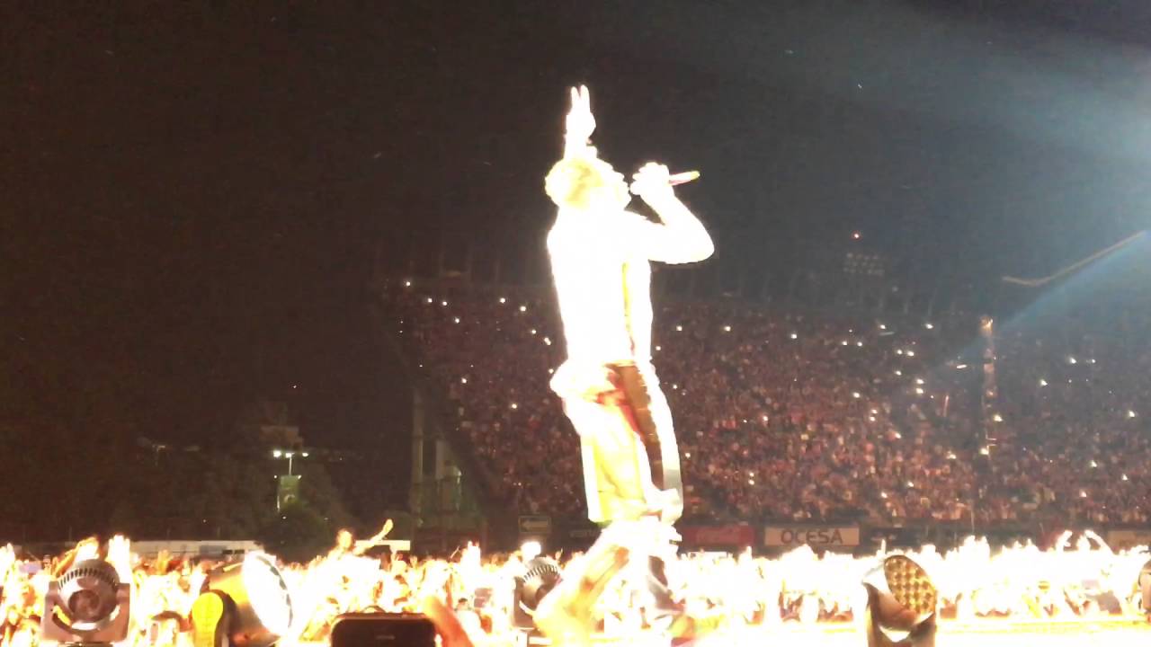 Coldplay - Hymn for The Weekend (Live in México Best Performance Ever)