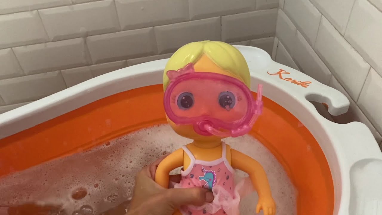 Ванна с Bloopies: пловчиха Mimi от IMC TOYS | КУКЛА BLOOPIES, КОТОРАЯ СБИРАЕТ ДЕТЕЙ