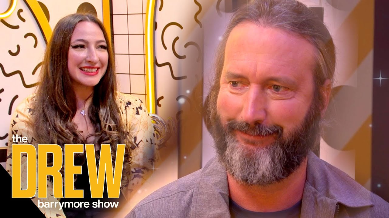 Tom Green Learns He Might Be a Little Psychic After a Reading from Aliza Kelly | Horoscope It Out