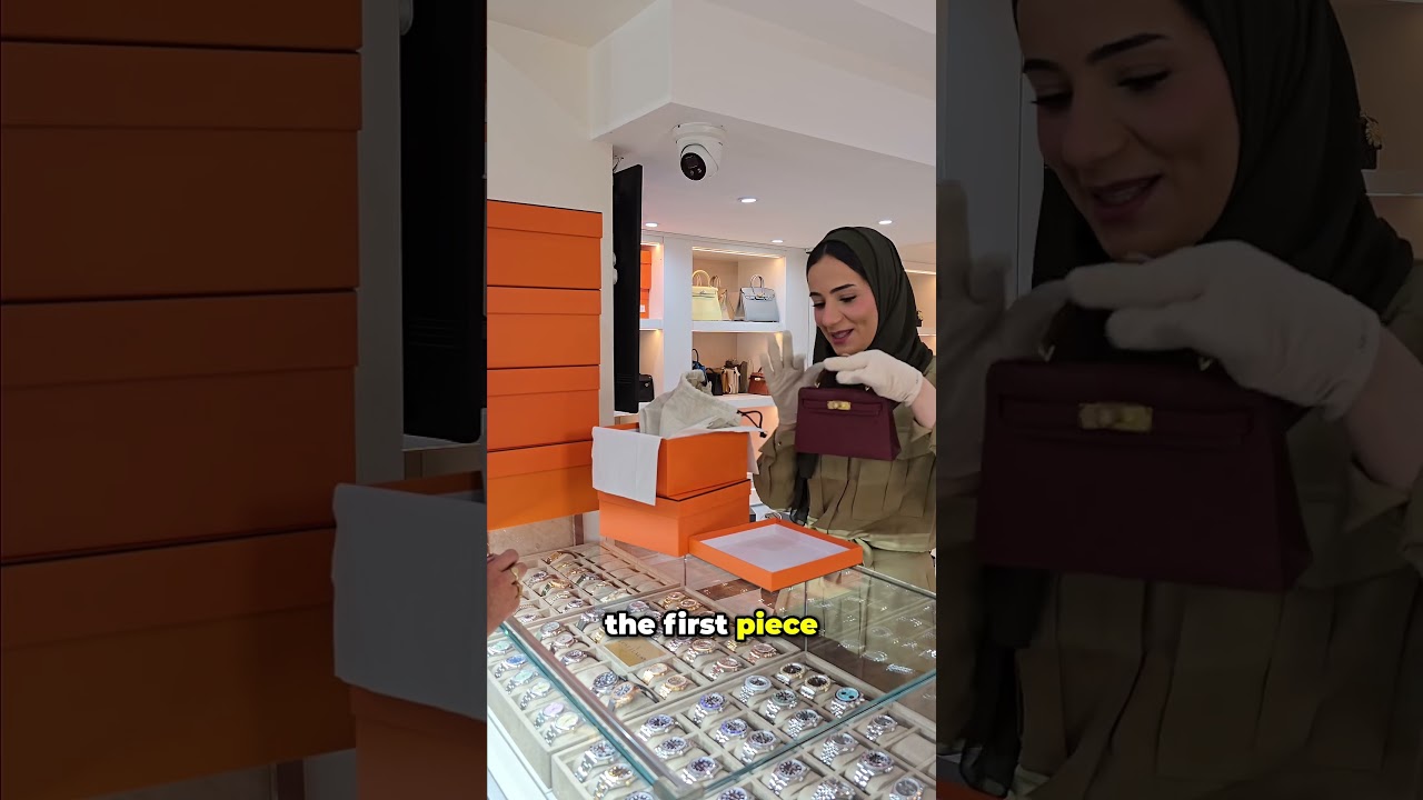 can you believe she has this &pound;160,000 worth Herm&egrave;s collection? 😲🌍👜 Part 1