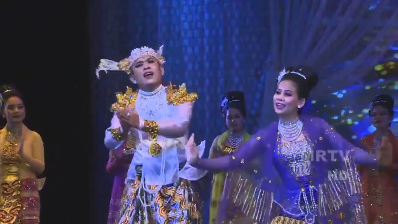 အောင်ဆုတောင်း    တက္ကသိုလ်အားမာန် နှင့် အနုပညာဦးစီးဌာန အနုပညာရှင်များ