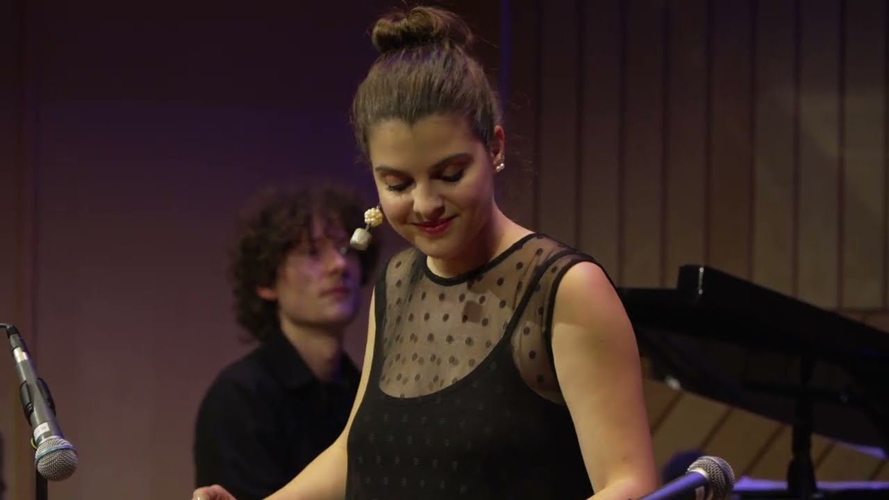 Aroma by Eleanna Pitsikaki LIVE