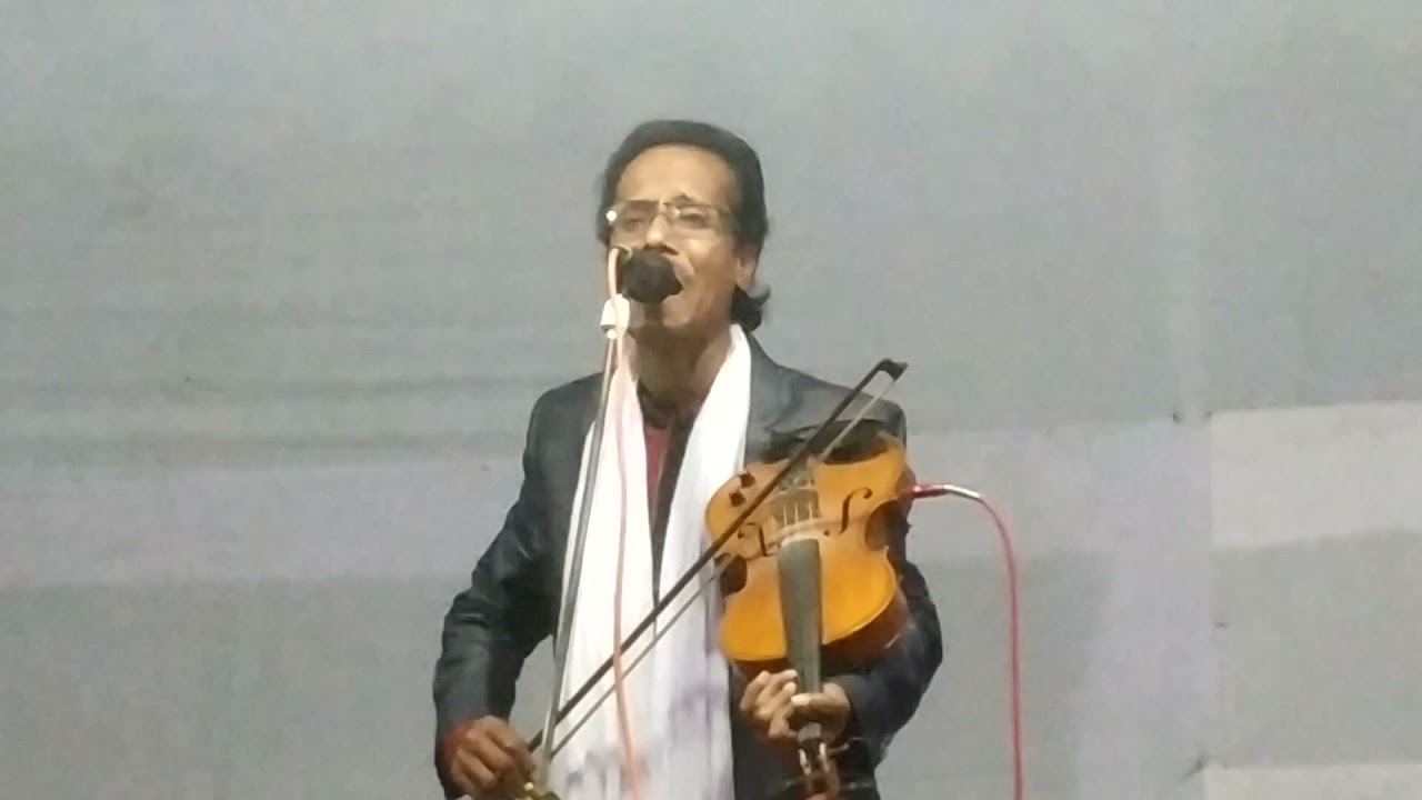 বাউল আবেদ আলীর ছেলে বাউল দুলাল সরকার।ওরে ঘোরার বেপারি তোমায় জিগাসা করি কতই লাব করিলা ঘোরা বাইয়া।baul