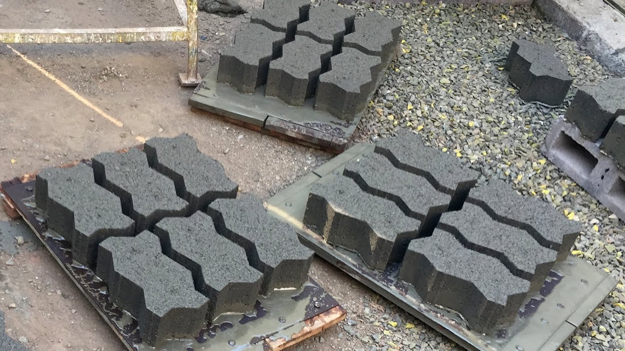 Manufacturing of Paver Blocks with P2005 - Fully automatic Hydraulic press machine.