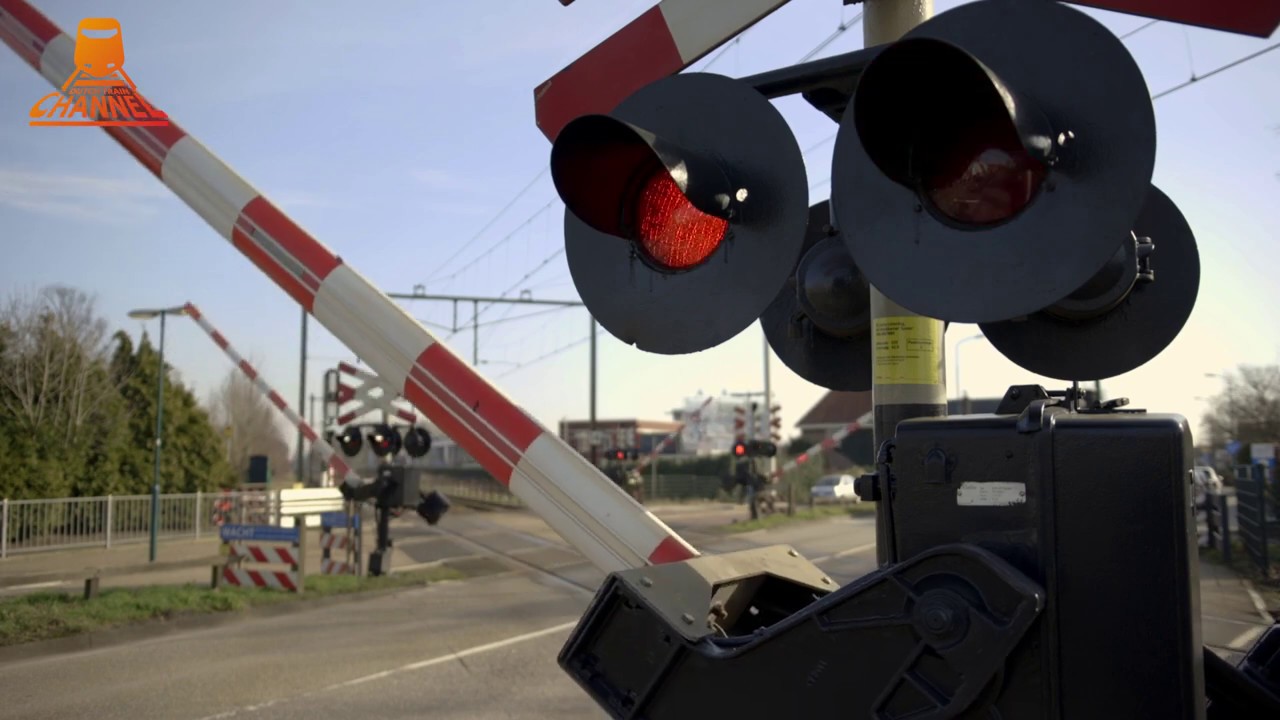 DUTCH RAILROAD CROSSING - Bunnink - Stationsweg