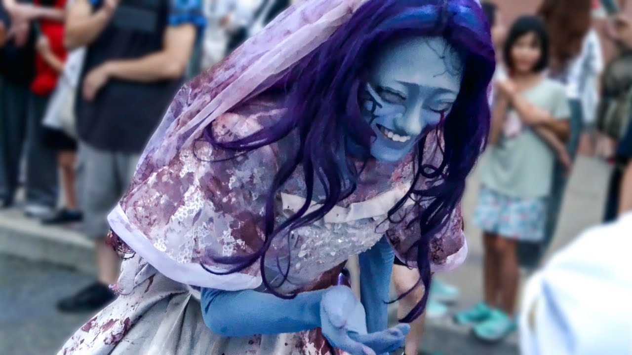 花嫁ゾンビ「一緒に踊りましょう」 《USJ ハロウィンホラーナイト 2024 》