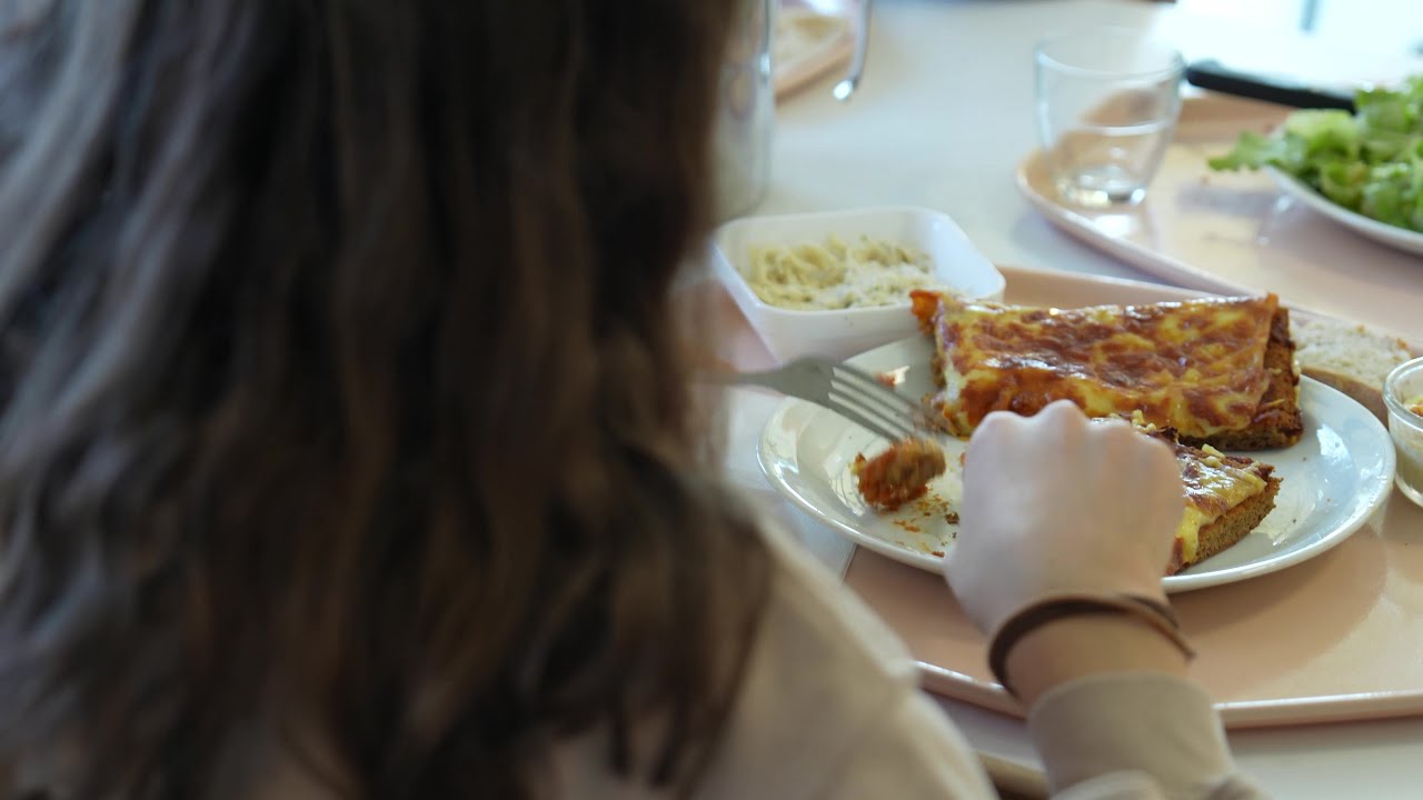 🥕 Le pari de la Dordogne : convertir toutes les cantines des collèges au 100% bio et fait maison