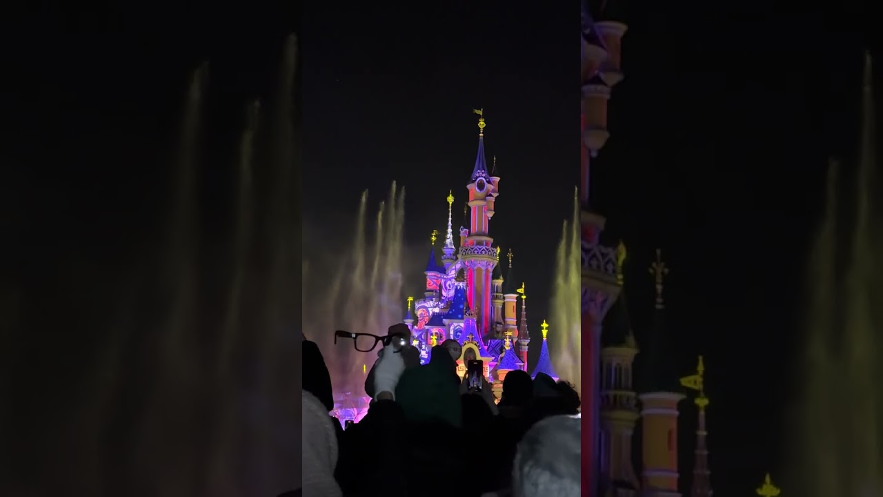 Disneyland Paris firework, drone, castle show called Disney tales of Magic #dlp 