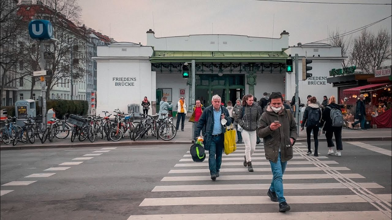 Walking Vienna, Exploring Alsergrund, Spittelau Waste Incineration Plant, March 2022 | 4K HDR ASMR