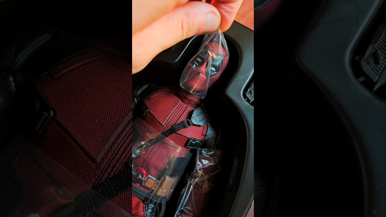 Bye Bye Bye Quick Deadpool 2 1/6 Scale Figure Unboxing Review By Hot Toys #marvel #Deadpool #mcu