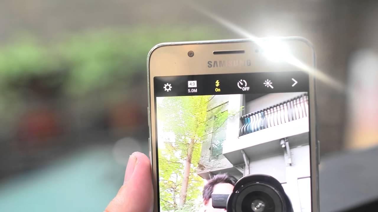 Trên tay Samsung Galaxy J5 2016