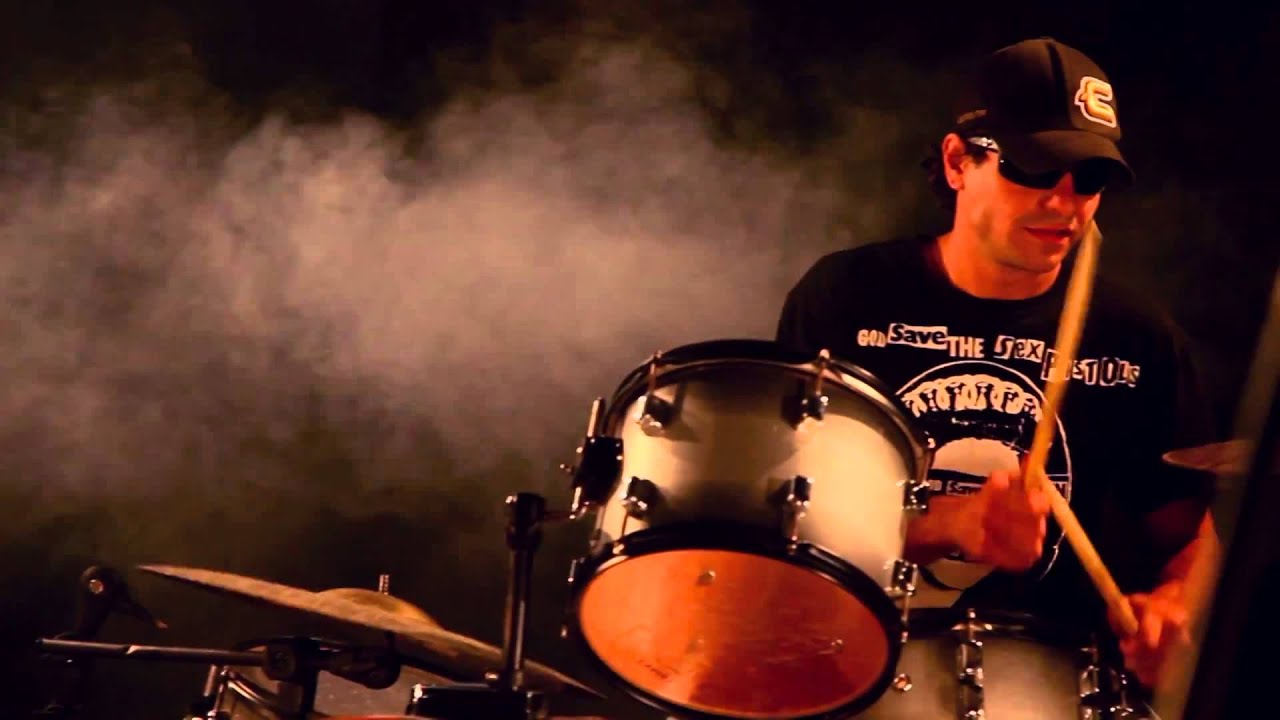 Rebelados - Voc&ecirc; Me P&otilde;e Fogo (Clipe Oficial)