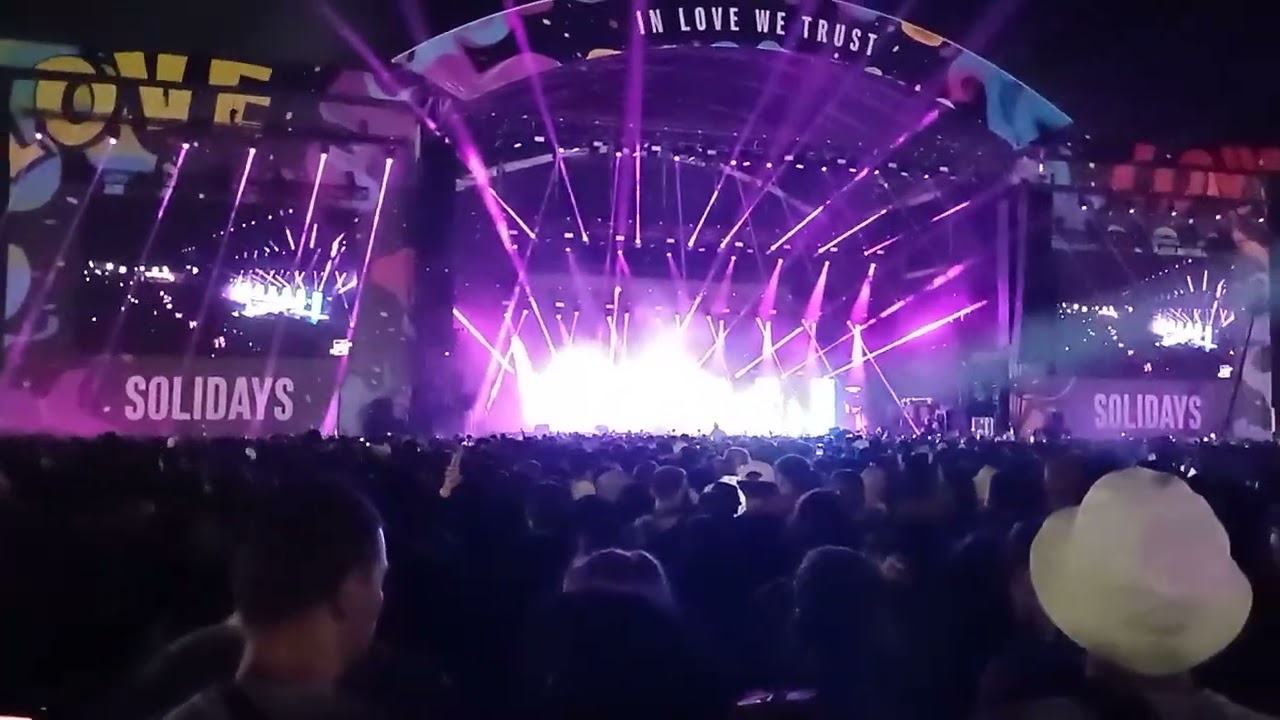 festivals / solidays scènes paris tiakola ❤️💯❤️‍🔥@TiakolaOfficiel