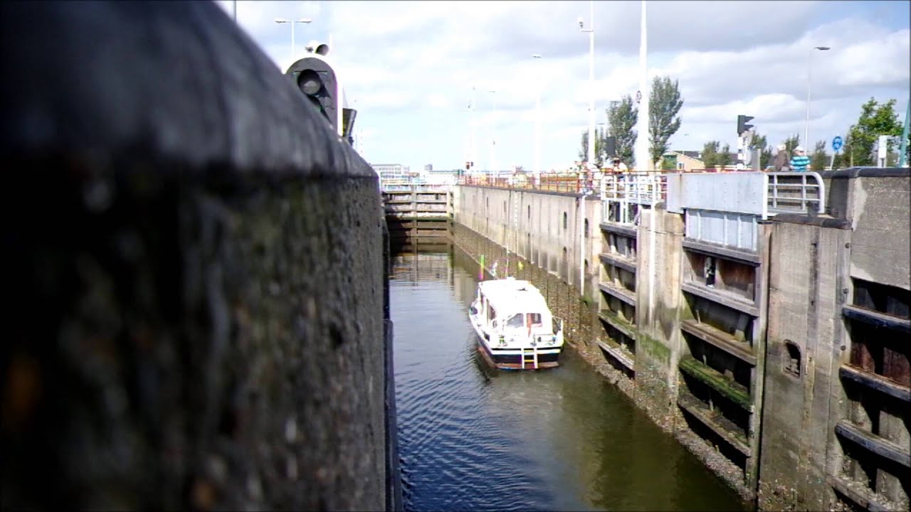 Sluisopening Zeesluis Vlissingen/ Lock/ Ecluse/ Schleuse