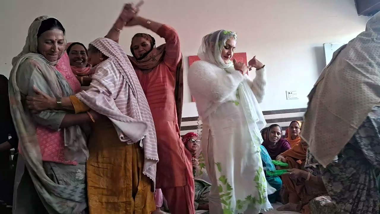 ,दिवानी तेरी बण ज्यागी मोहन मूरली वाले  बहुत प्यारा भजन कमेन्ट मै बताए कैसा लगा बिमला मोर 8930542649