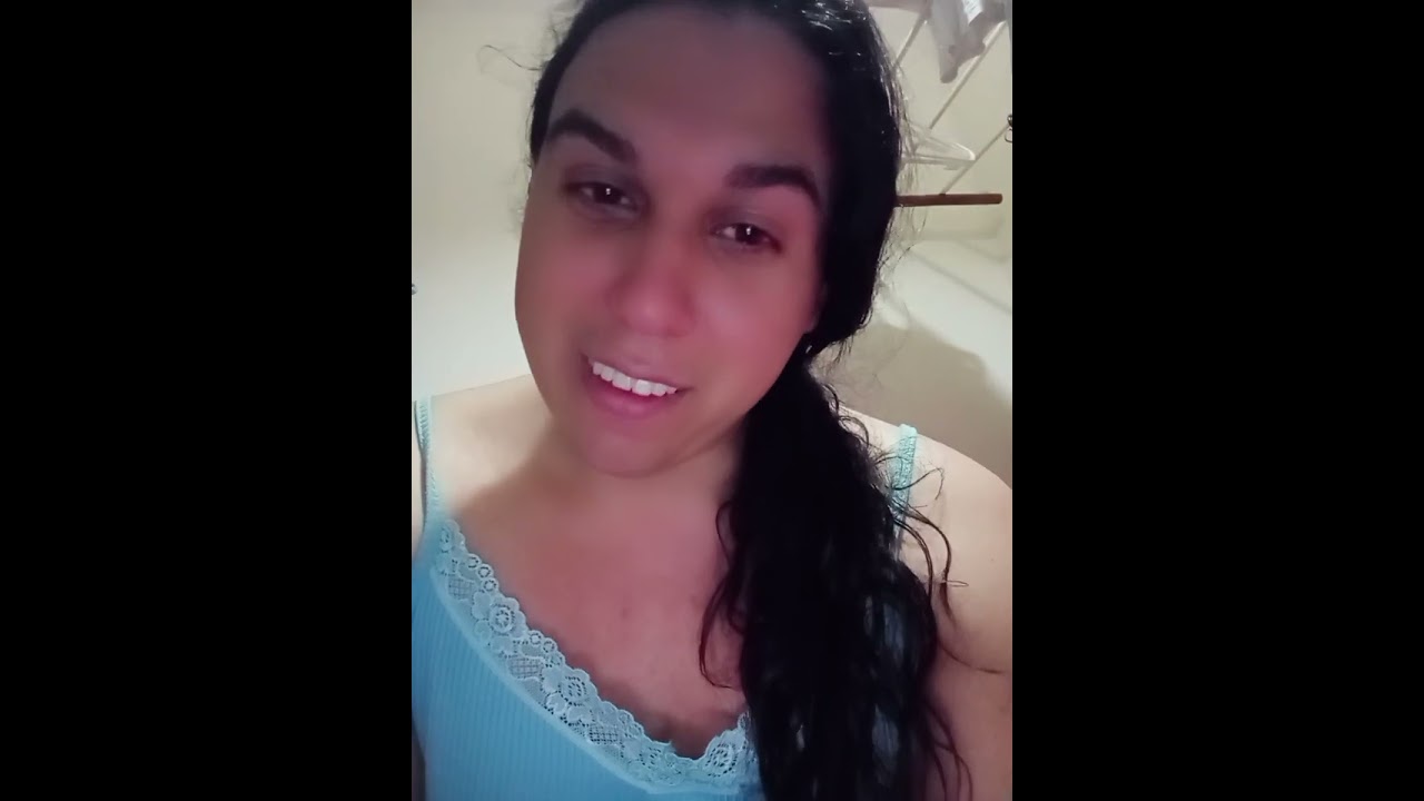 La Vida de una chica transgénero es díficil y más si estás sola en el extranjero... 🥹🥲😭