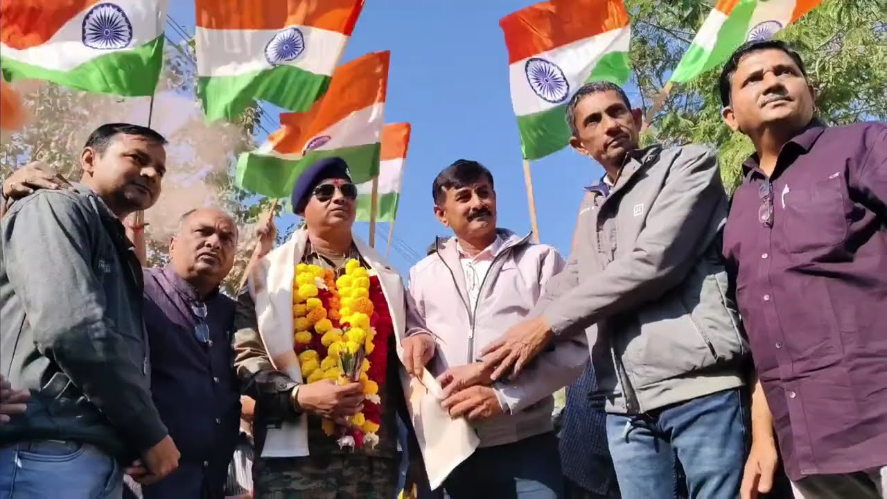 આજે અમારા ભાઇ આર્મી માથી રીટાયર આવ્યા અને અમે બધા ગ્યા લેવા... 🙏😍