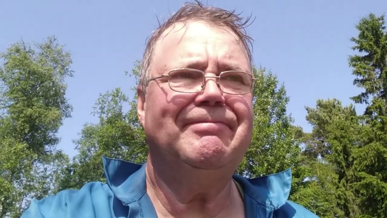 Båt som varit oanvänd och nu helt rutten