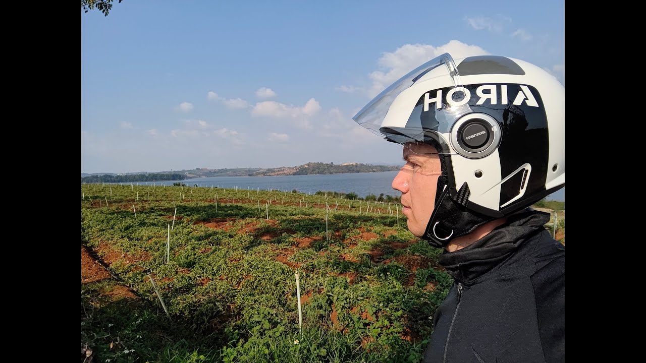 Вьетнам, Дорога за городом Лам Донг. Февраль 2024