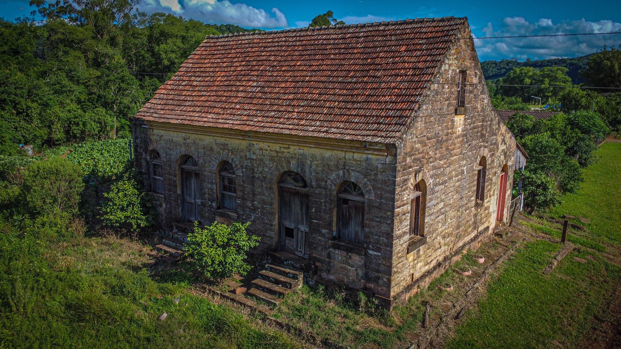 VOCÊ TERIA CORAGEM DE VIVER AQUI SABENDO DA HISTÓRIA?
