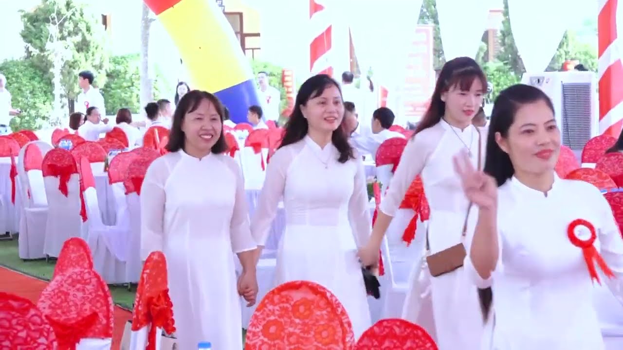 Trich doan THPT - Tan Yen 2 gap lai sau 20 nam