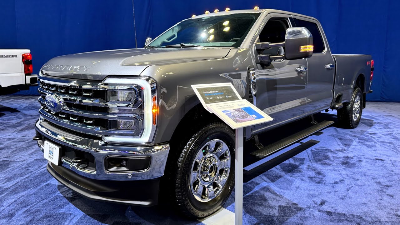[4K] 2025 Ford F350 Super Duty Lariat 4X4 First Look - New York Auto Show 2025