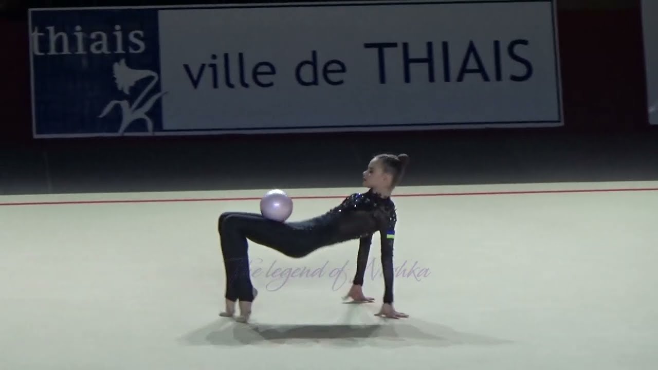 Taisiia ONOFRIICHUK (UKR) ball  - 2025 Thiais EF