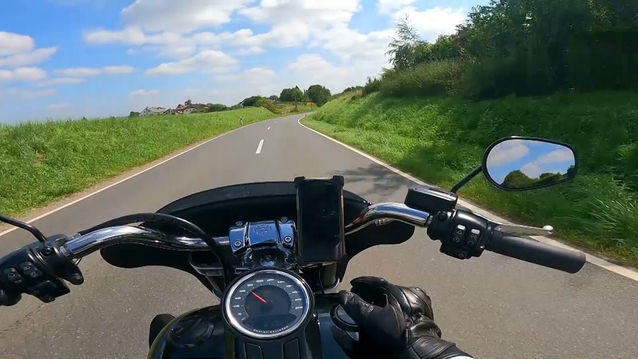 Harley Davidson Sport Glide Engine and Exhaust Sound RAW