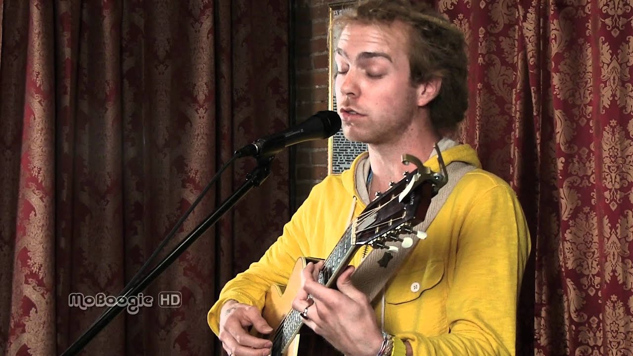 TREVOR HALL - Under Pressure -  unreleased acoustic MoBoogie Loft Session