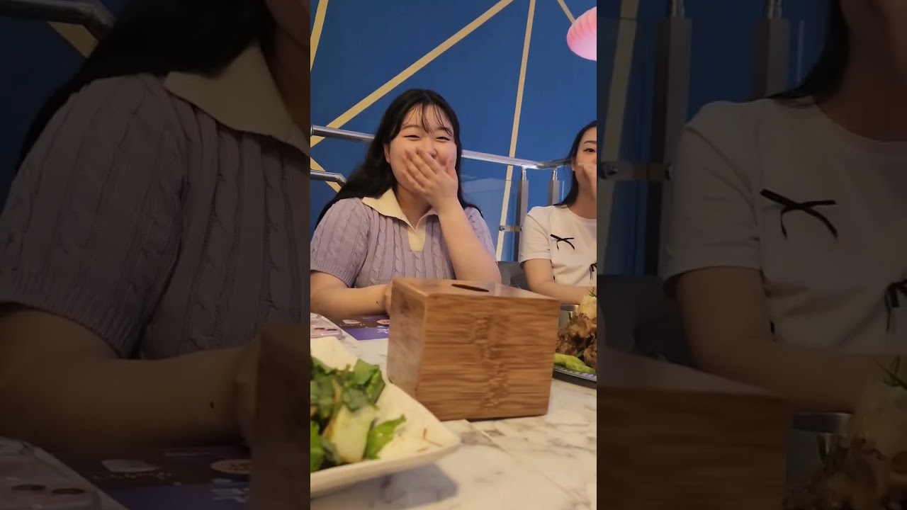 my Japanese friends try some Mongolia food 🤔😋😍