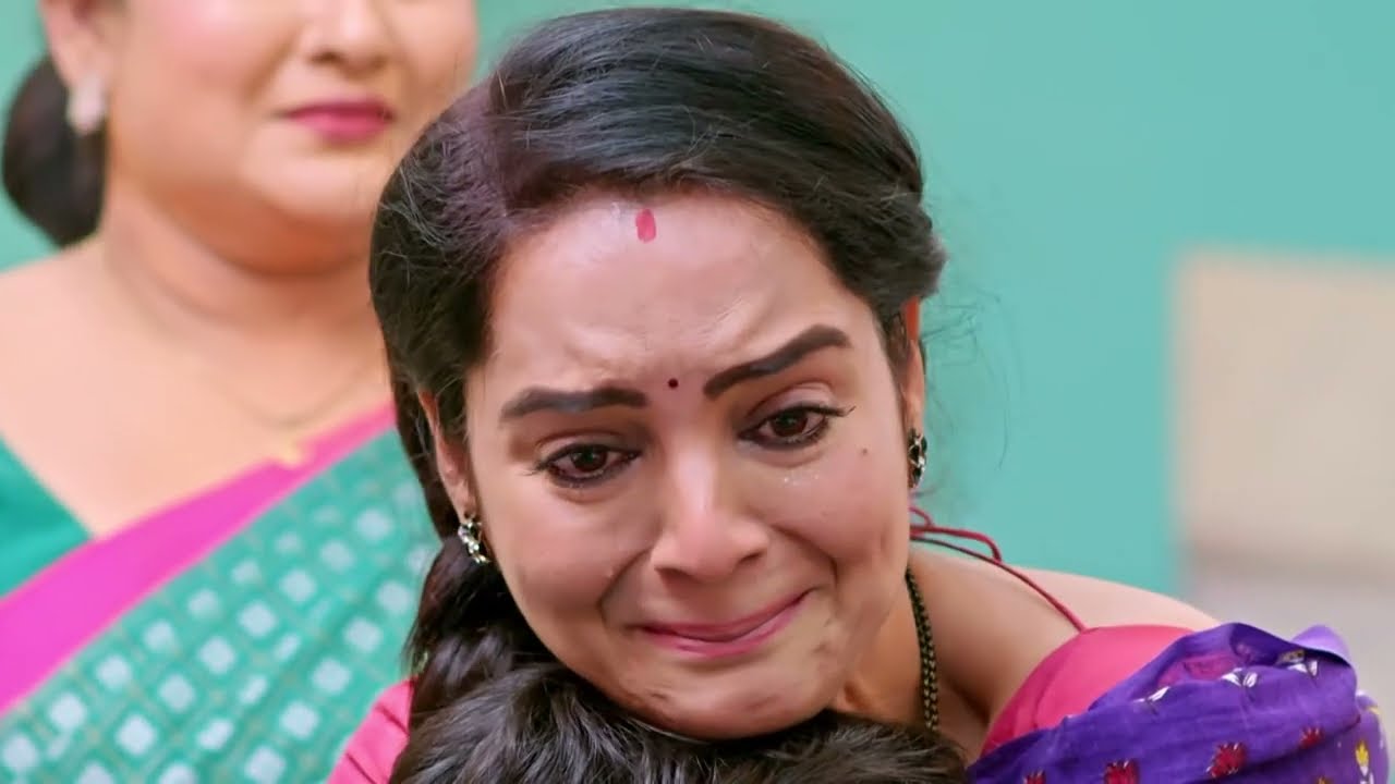 నాతో ఏం చెప్పలేదు పిల్లల్ని | Oohalu Gusagusalade | Full Ep 560 | Zee Telugu | 21 Feb 2023