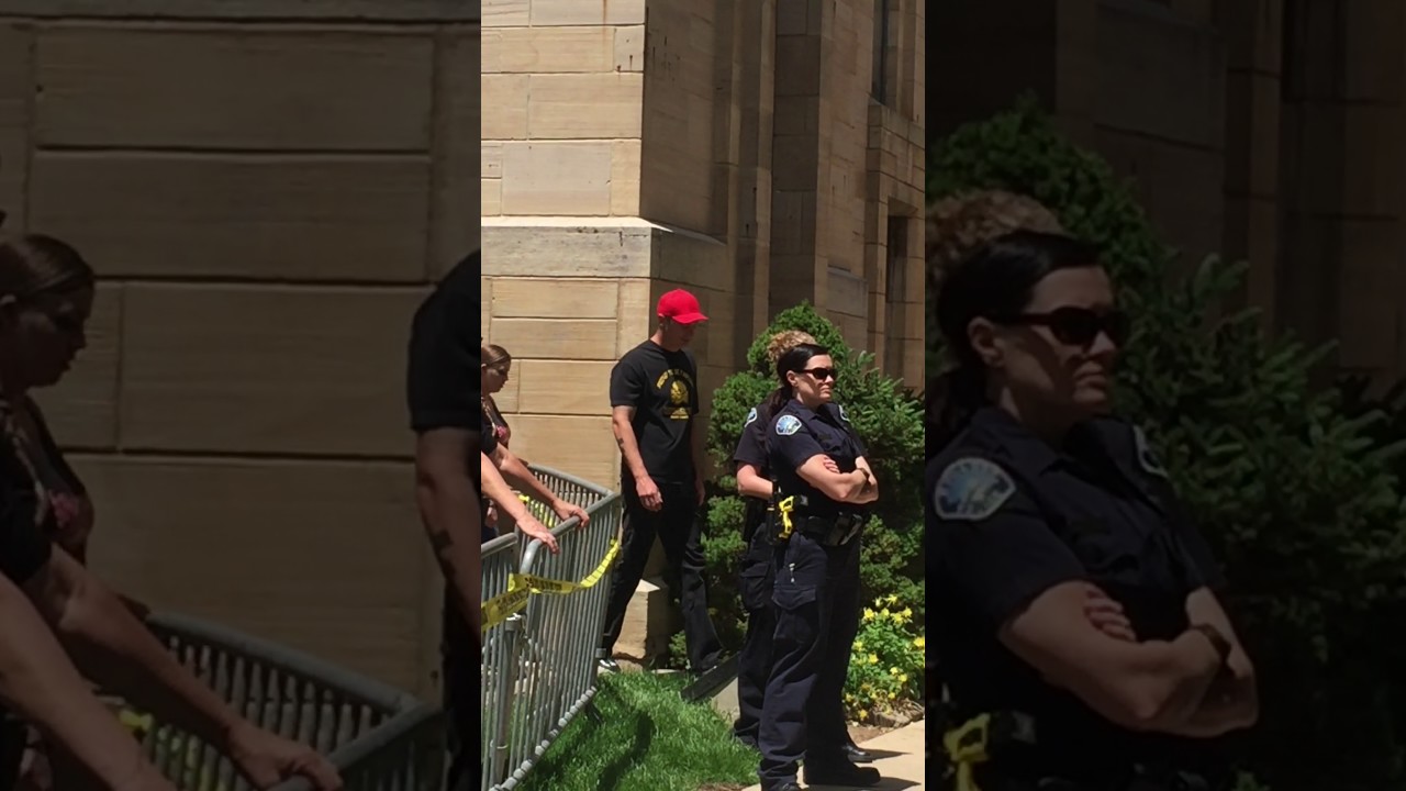 Boulder Police Protect Facsists