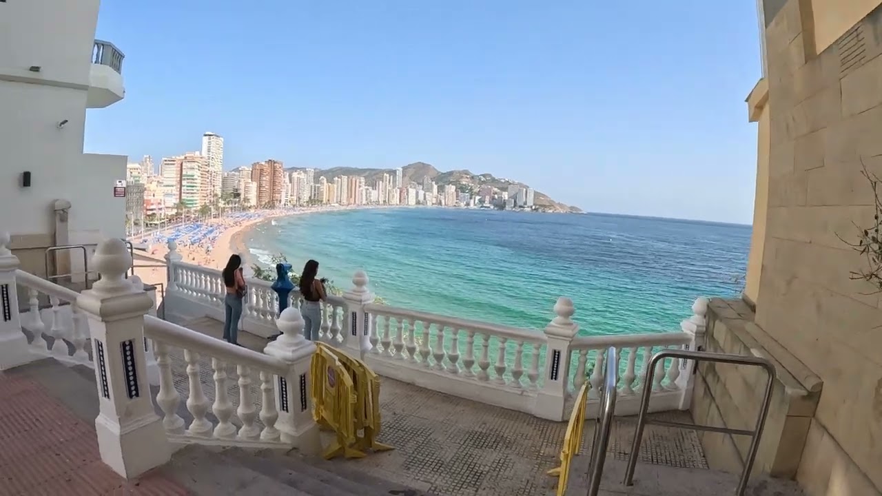 Bicitour Benidorm. GoPro 11 Black primeras imágenes en playa de levante